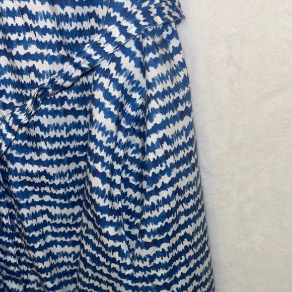 Tucker Navy and White Patterned Dress - Picture 9 of 9